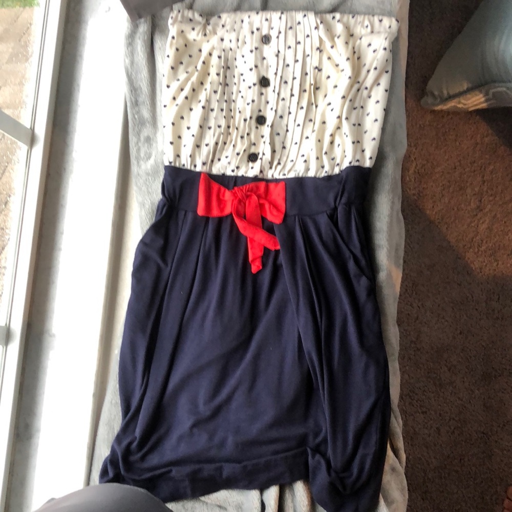 Strapless dress with pockets